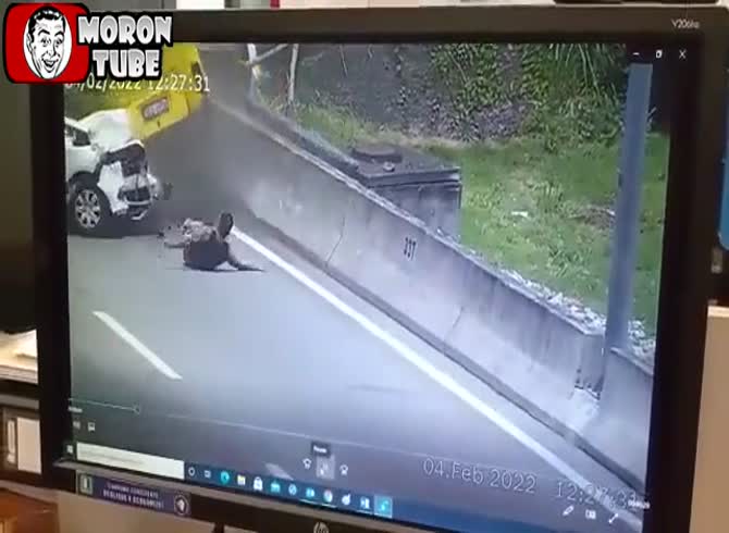 Video :Whoa, this man nearly passed away from a simple headache!